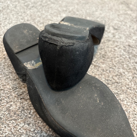 Refresh black suede pointed flat. Size 7 - Picture 3 of 4